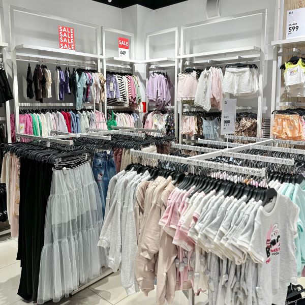 Модные образы для ваших деток ждут в Gloria Jeans!